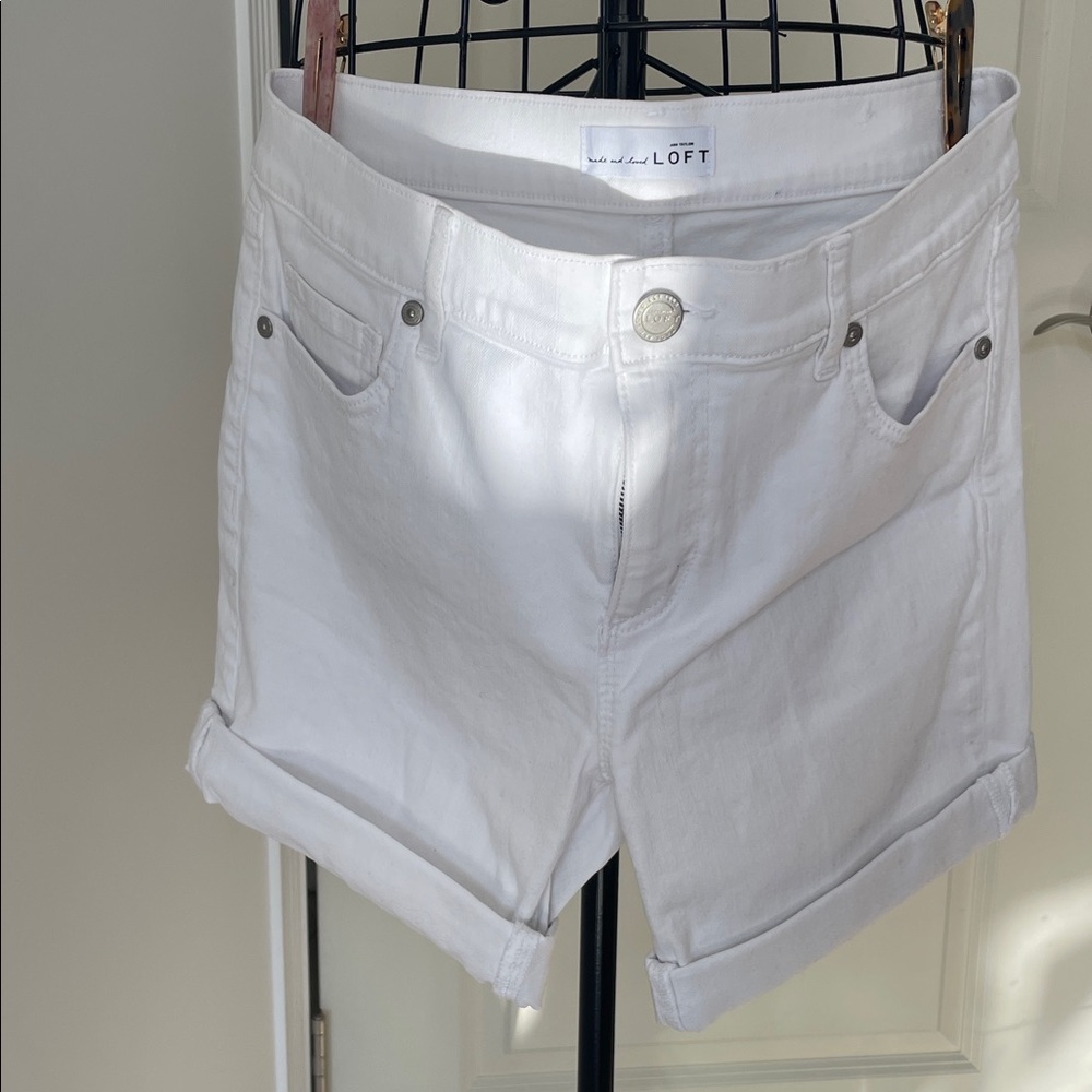 LOFT Women's Crisp White Jean Shorts 9 in inseam Cuffed Size 6